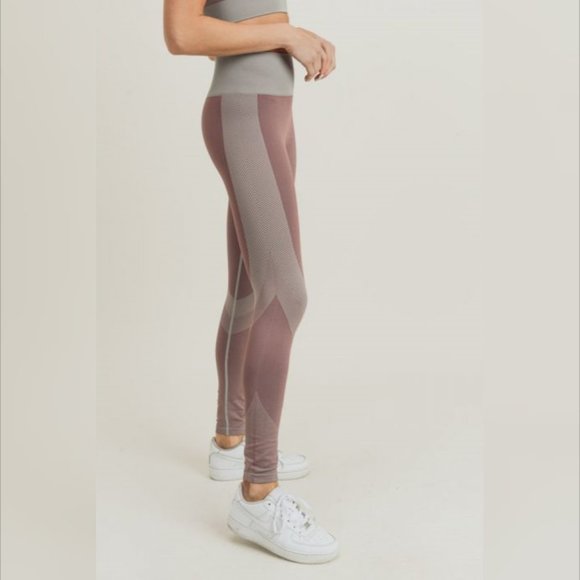 Chevron Track Seamless Highwaist Leggings - Picture 2 of 8